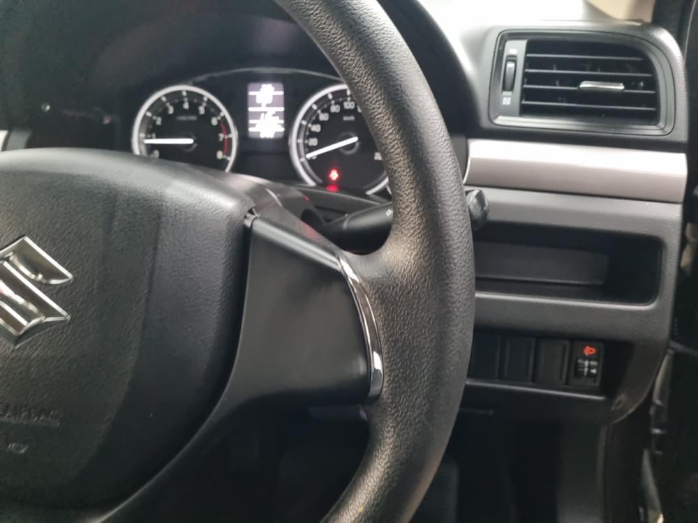 Suzuki N/A 1.5 Gl At