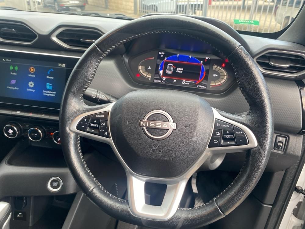 Nissan Magnite 1.0 Acenta Plus Cvt Oled