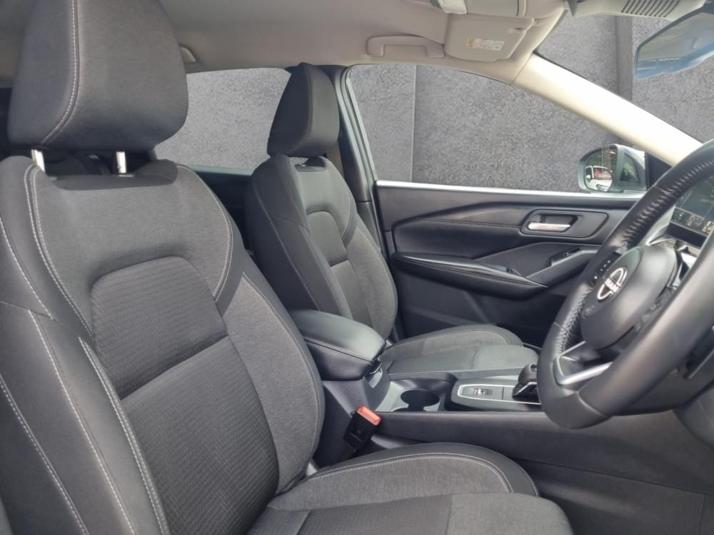 Nissan Qashqai 1.3T Acenta Xtronic 2-Tone