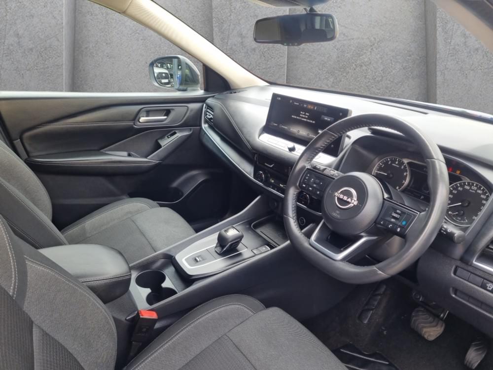 Nissan Qashqai 1.3T Acenta Xtronic 2-Tone