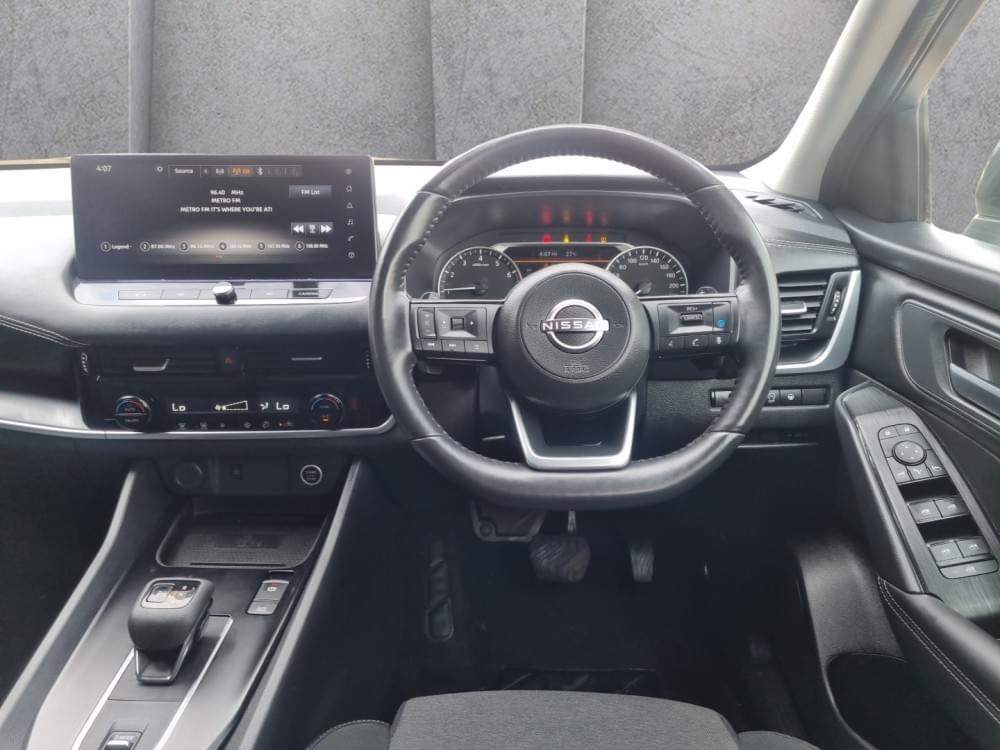 Nissan Qashqai 1.3T Acenta Xtronic 2-Tone