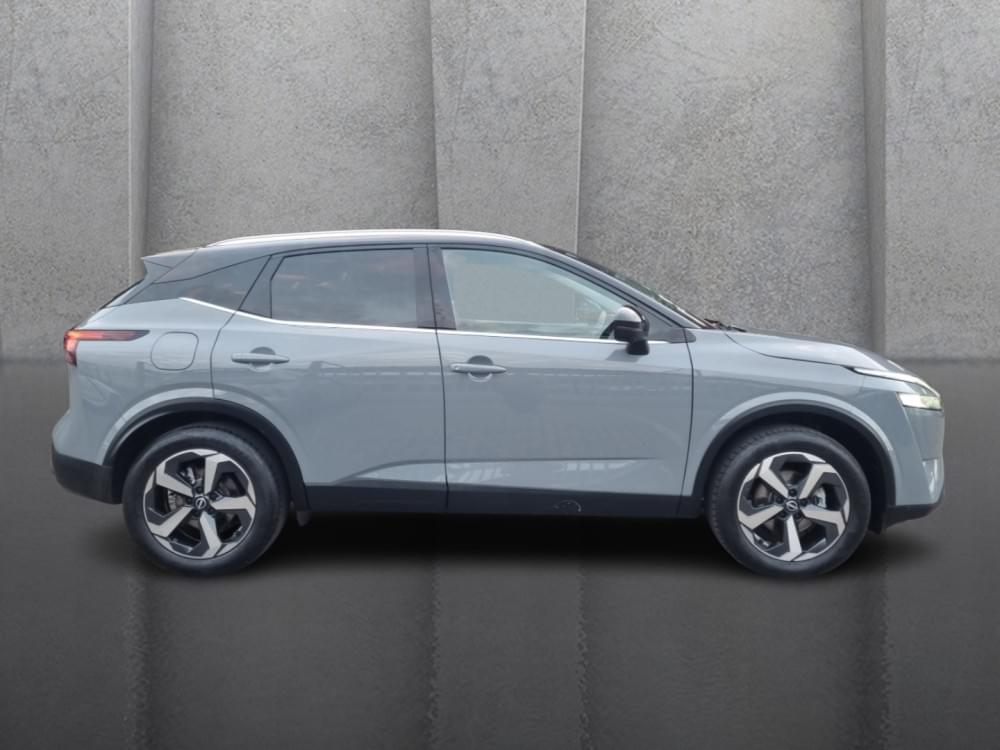 Nissan Qashqai 1.3T Acenta Xtronic 2-Tone