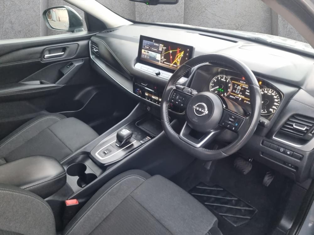 Nissan Qashqai 1.3T Acenta Xtronic 2-Tone