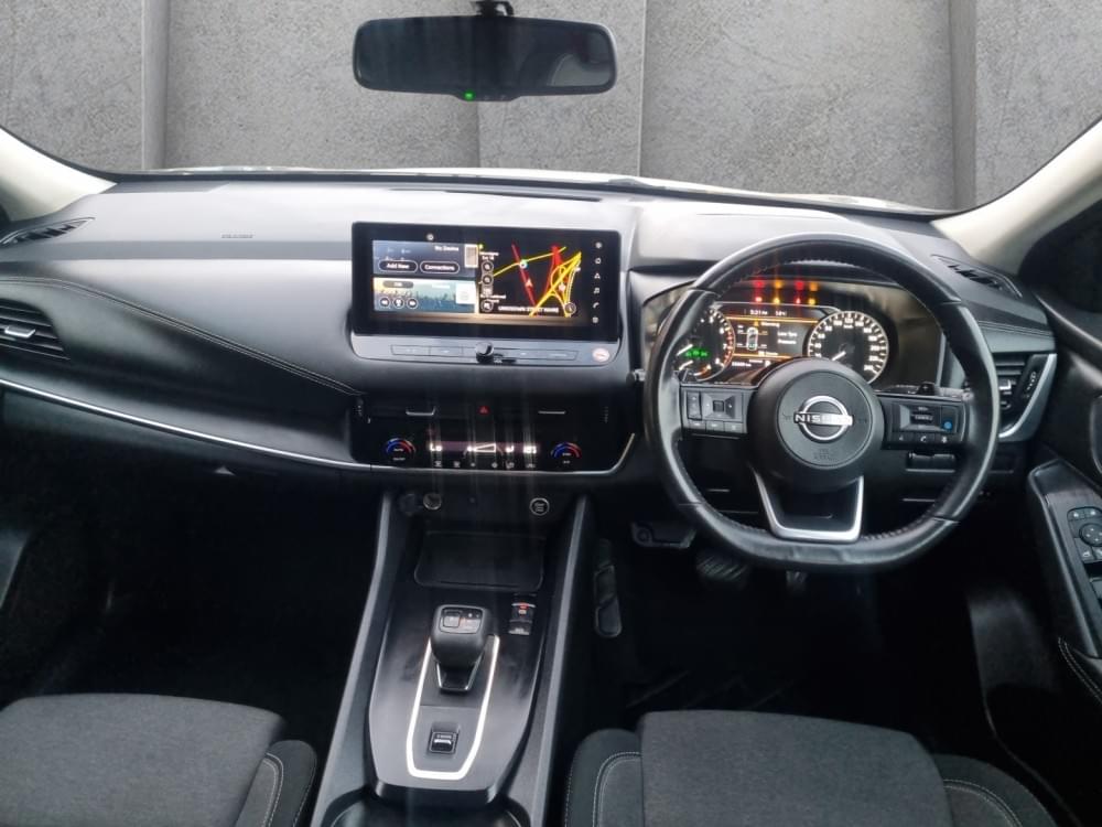 Nissan Qashqai 1.3T Acenta Xtronic 2-Tone