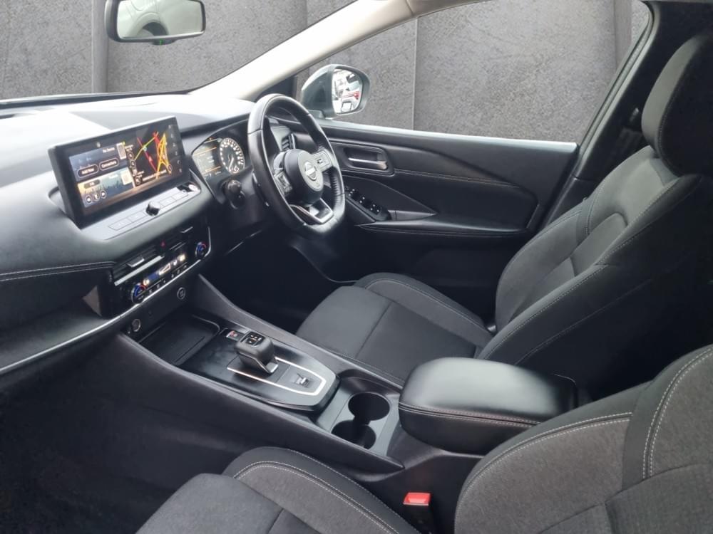 Nissan Qashqai 1.3T Acenta Xtronic 2-Tone