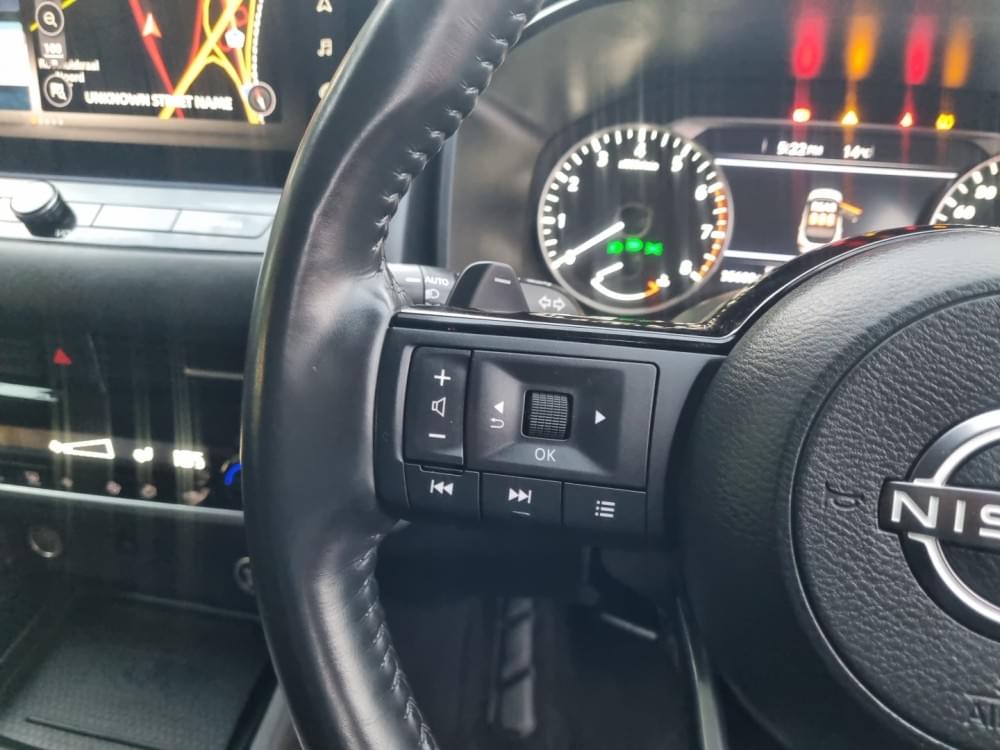 Nissan Qashqai 1.3T Acenta Xtronic 2-Tone