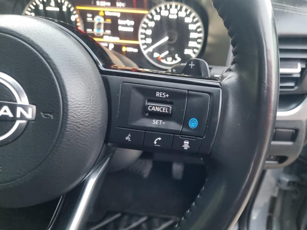 Nissan Qashqai 1.3T Acenta Xtronic 2-Tone