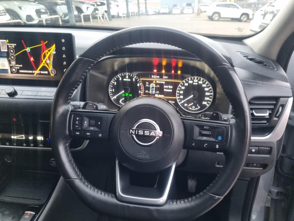 Nissan Qashqai 1.3T Acenta Xtronic 2-Tone
