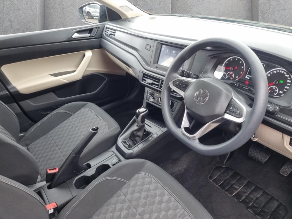 Volkswagen Polo Sedan 1.6 Tiptronic