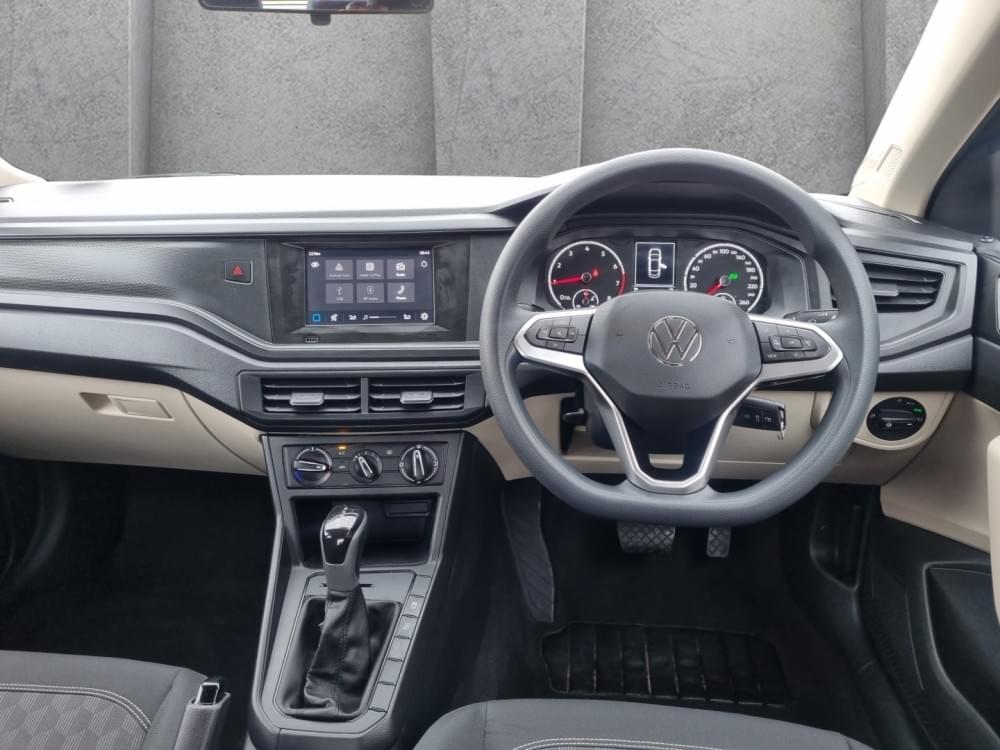 Volkswagen Polo Sedan 1.6 Tiptronic