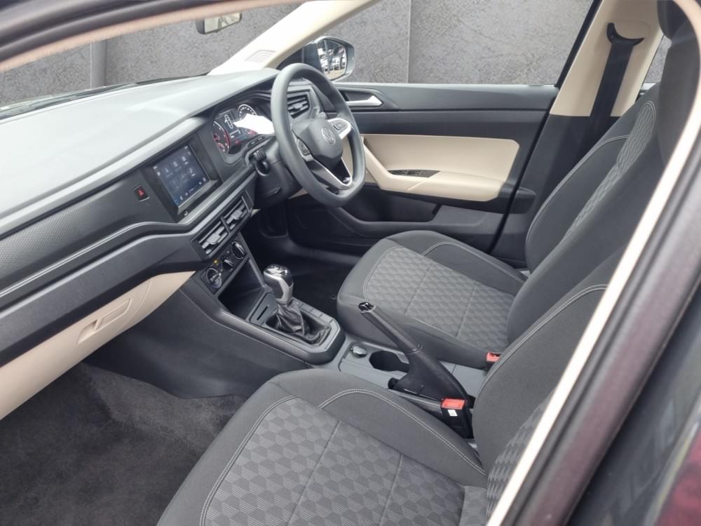 Volkswagen Polo Sedan 1.6 Tiptronic