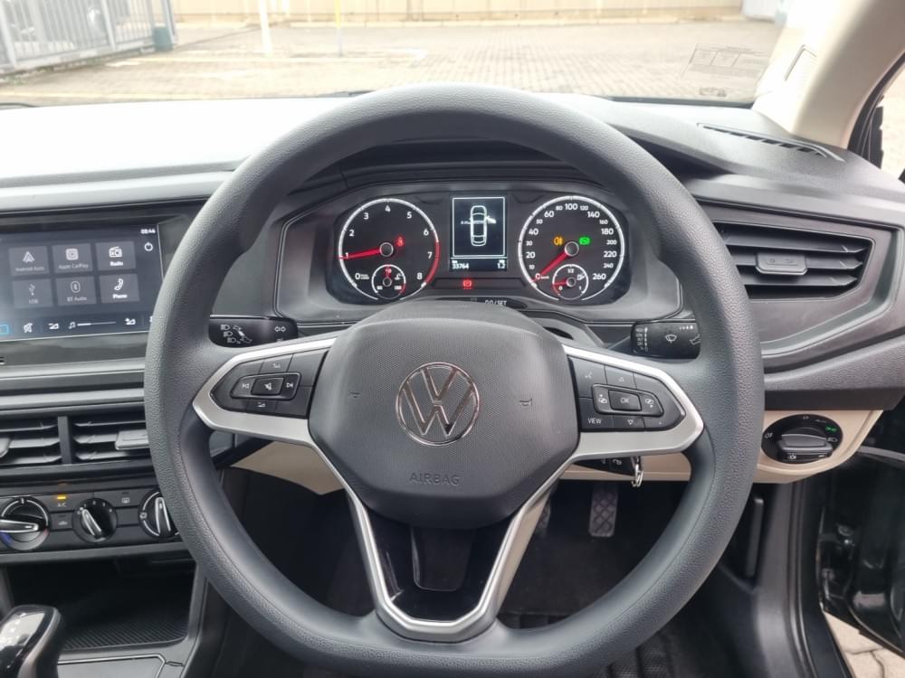 Volkswagen Polo Sedan 1.6 Tiptronic
