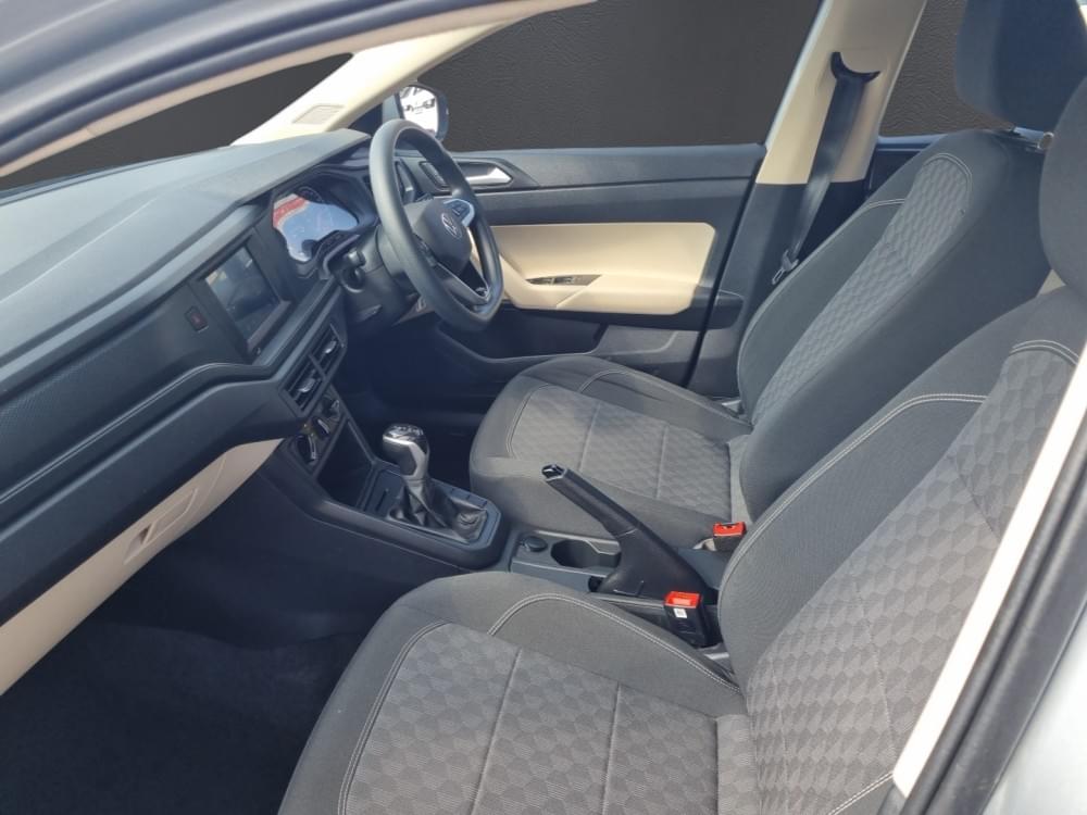 Volkswagen Polo Sedan 1.6 Base