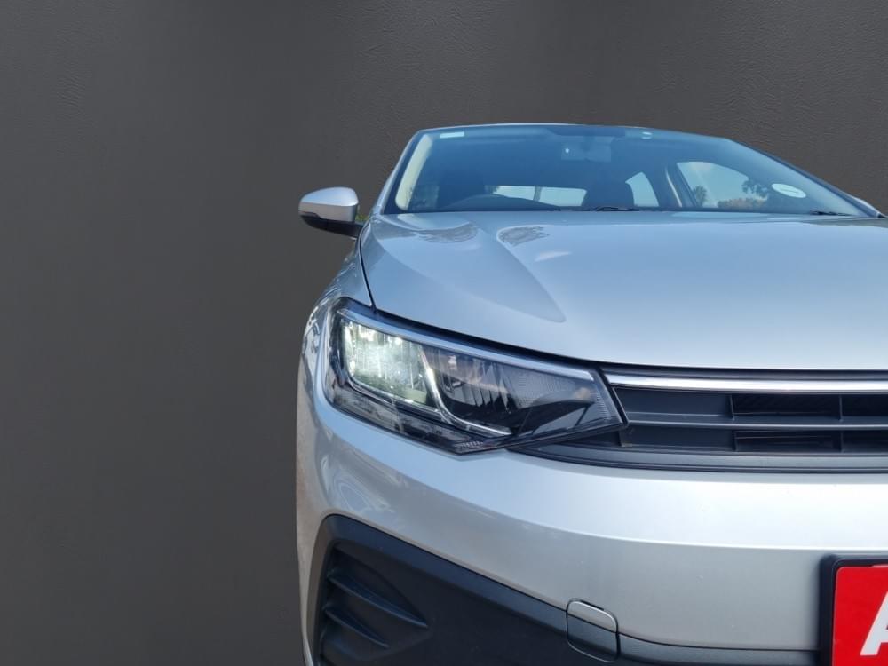 Volkswagen Polo Sedan 1.6 Base