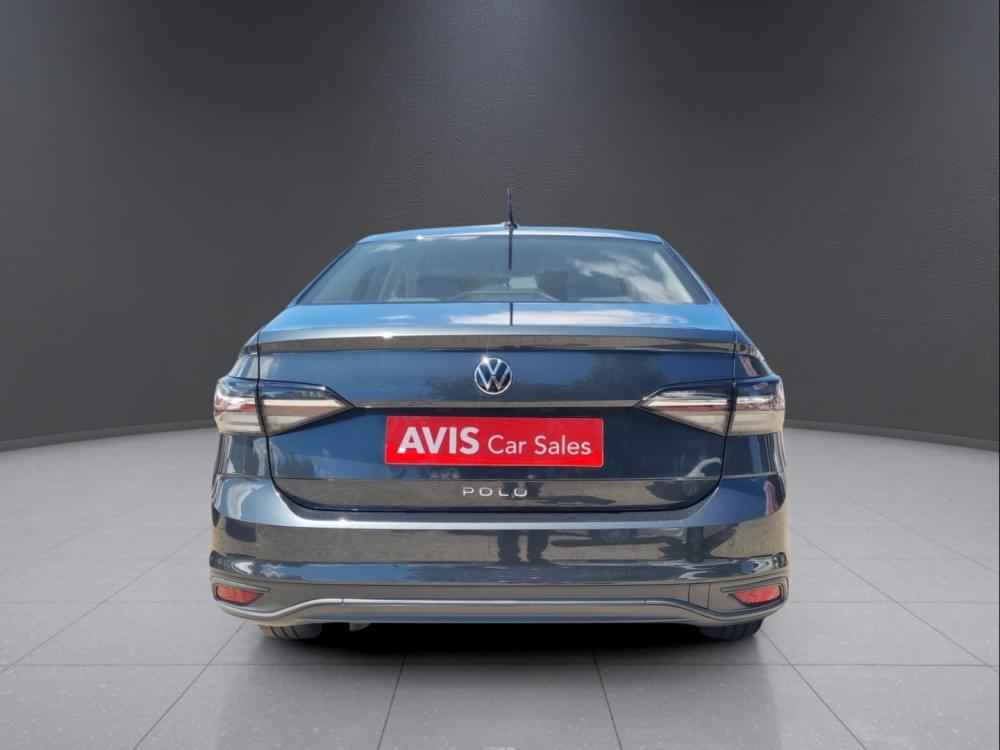 Volkswagen Polo Sedan 1.6 Base