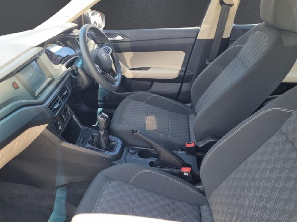 Volkswagen Polo Sedan 1.6 Base