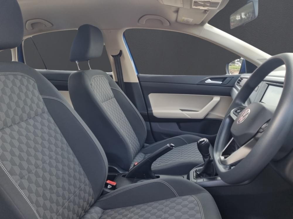 Volkswagen Polo Sedan 1.6 Base