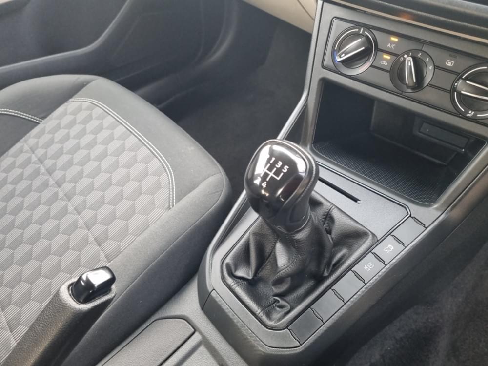 Volkswagen Polo Sedan 1.6 Base