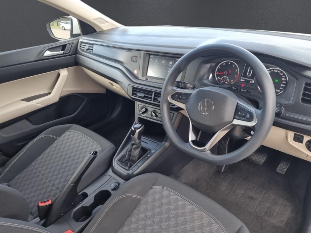 Volkswagen Polo Sedan 1.6 Tiptronic