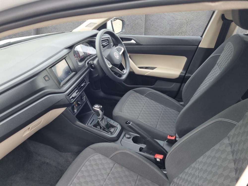 Volkswagen Polo Sedan 1.6 Tiptronic