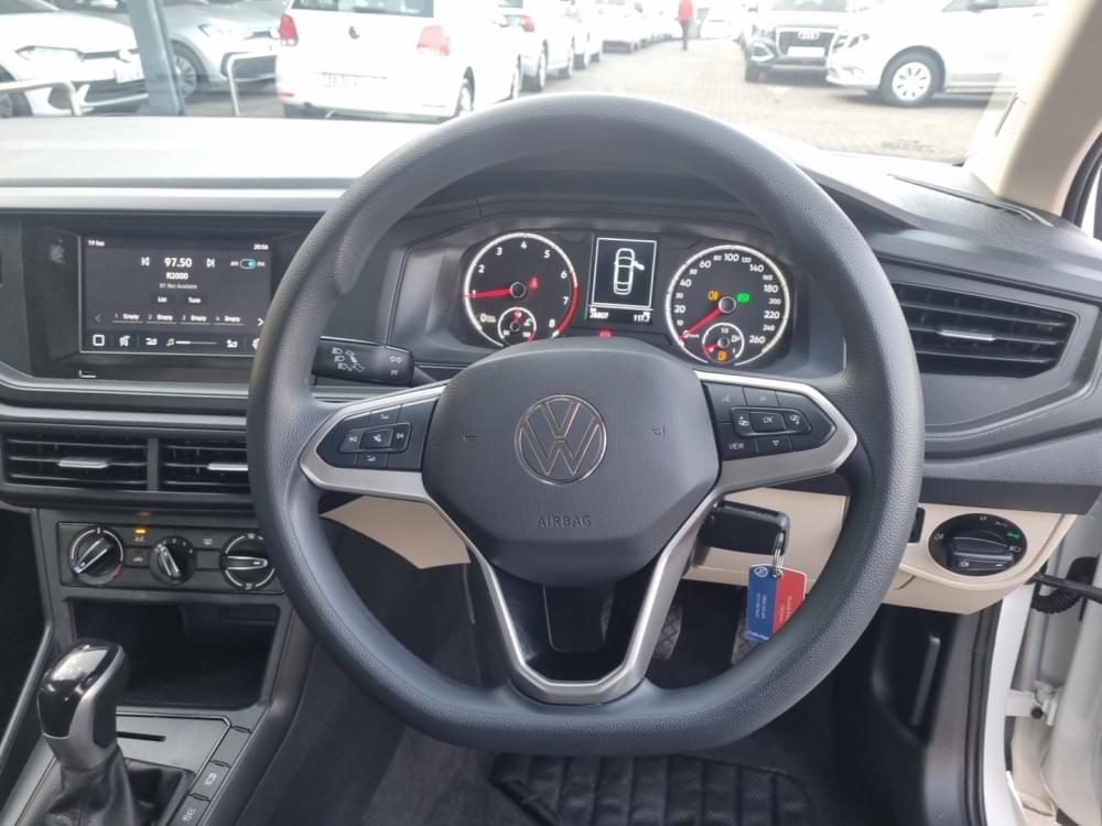 Volkswagen Polo Sedan 1.6 Tiptronic