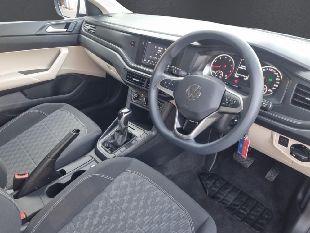 Volkswagen Polo Sedan 1.6 Tiptronic