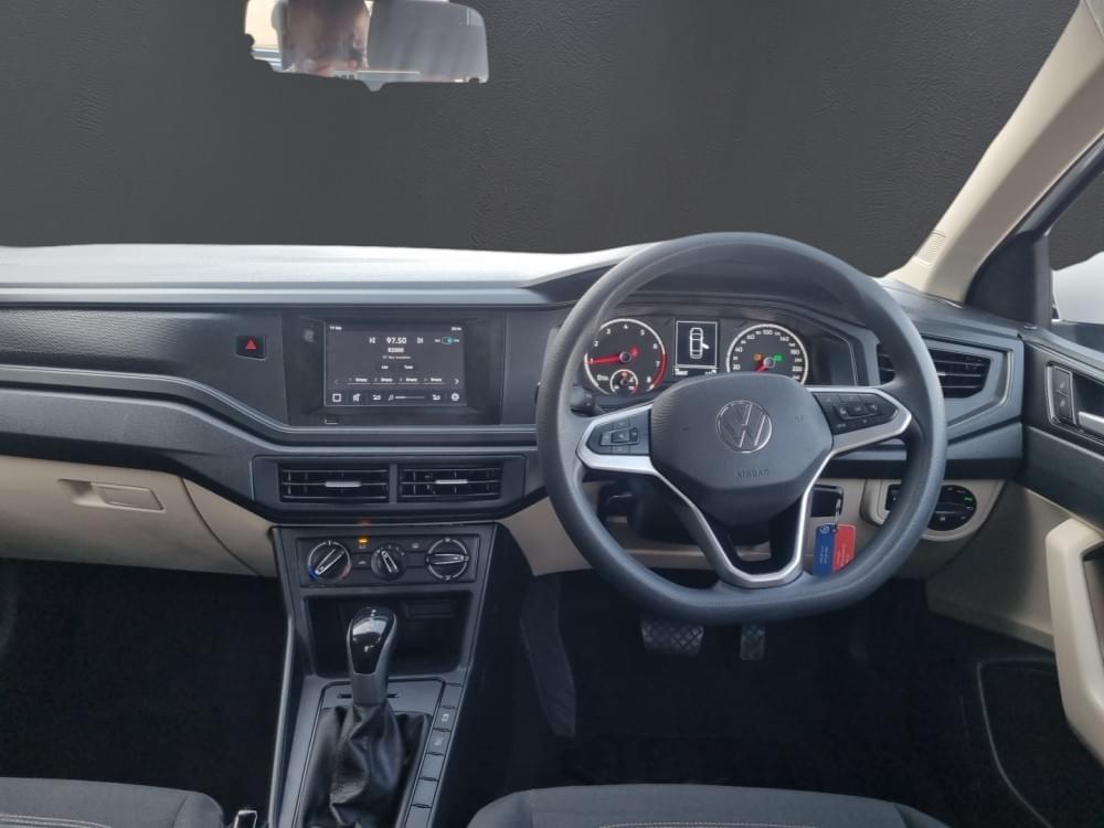 Volkswagen Polo Sedan 1.6 Tiptronic