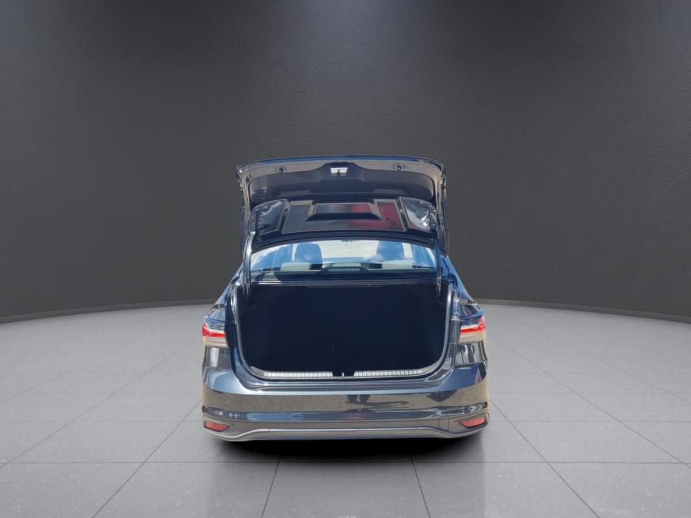Volkswagen Polo Sedan 1.6 Tiptronic
