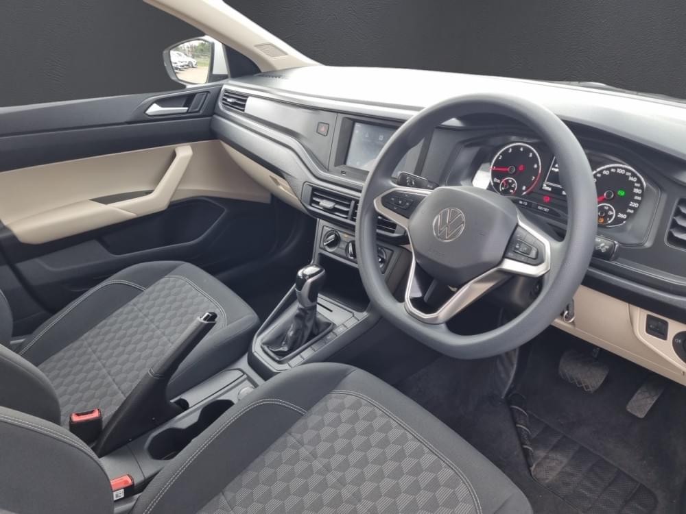 Volkswagen Polo Sedan 1.6 Tiptronic