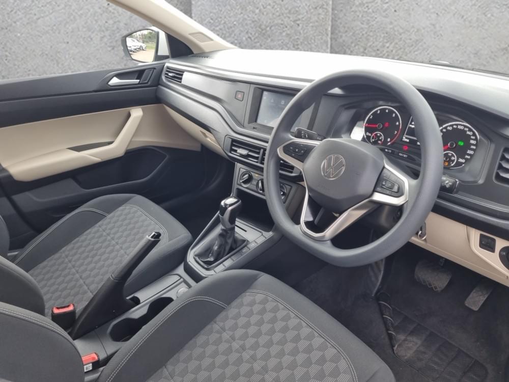 Volkswagen Polo Sedan 1.6 Tiptronic