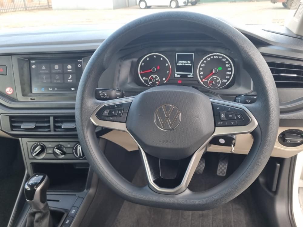 Volkswagen Polo Sedan 1.6 Tiptronic