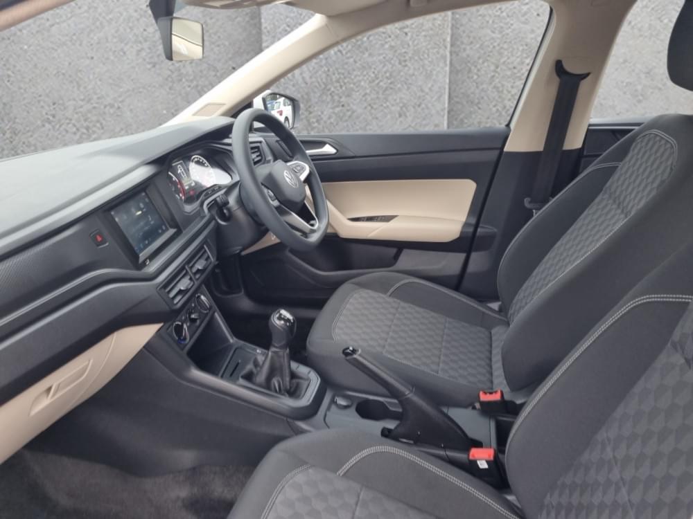 Volkswagen Polo Sedan 1.6 Base