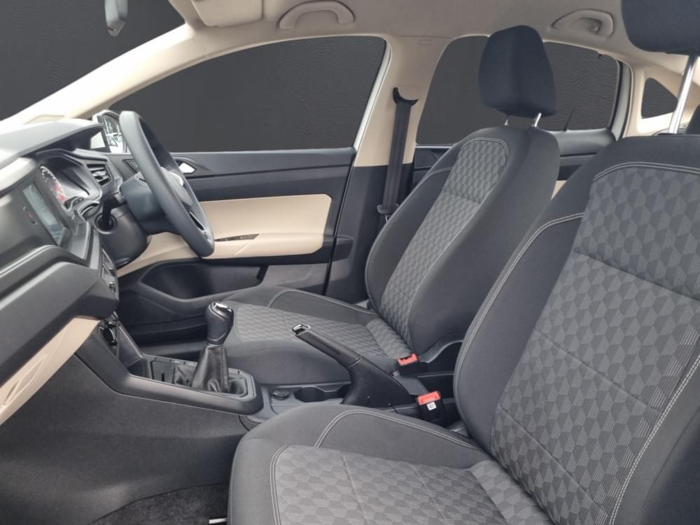 Volkswagen Polo Sedan 1.6 Base