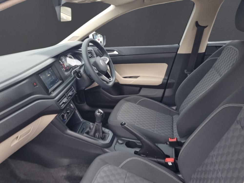 Volkswagen Polo Sedan 1.6 Base