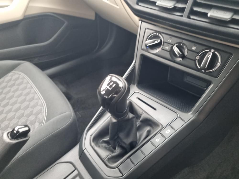 Volkswagen Polo Sedan 1.6 Base