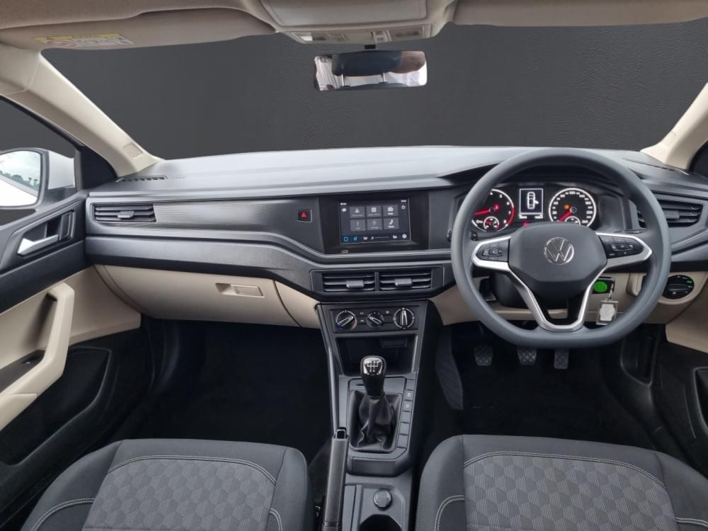 Volkswagen Polo Sedan 1.6 Base