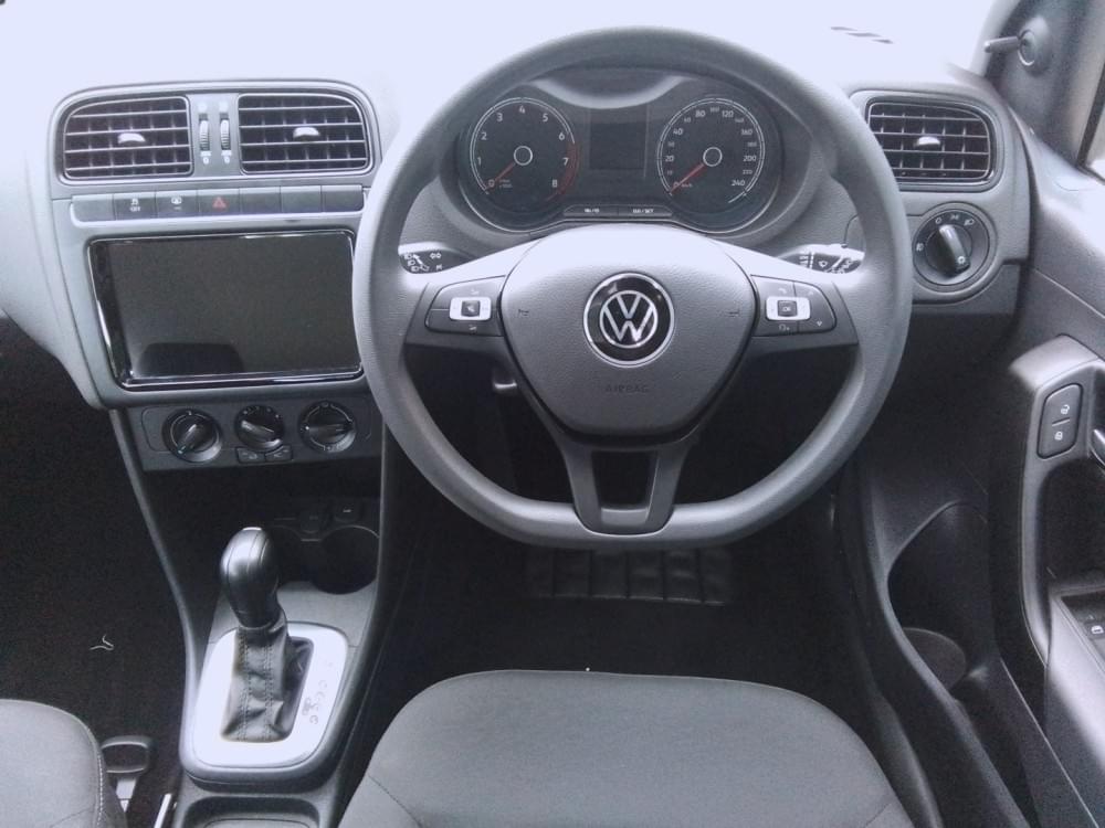 Volkswagen N/A 1.6 Life Tipt