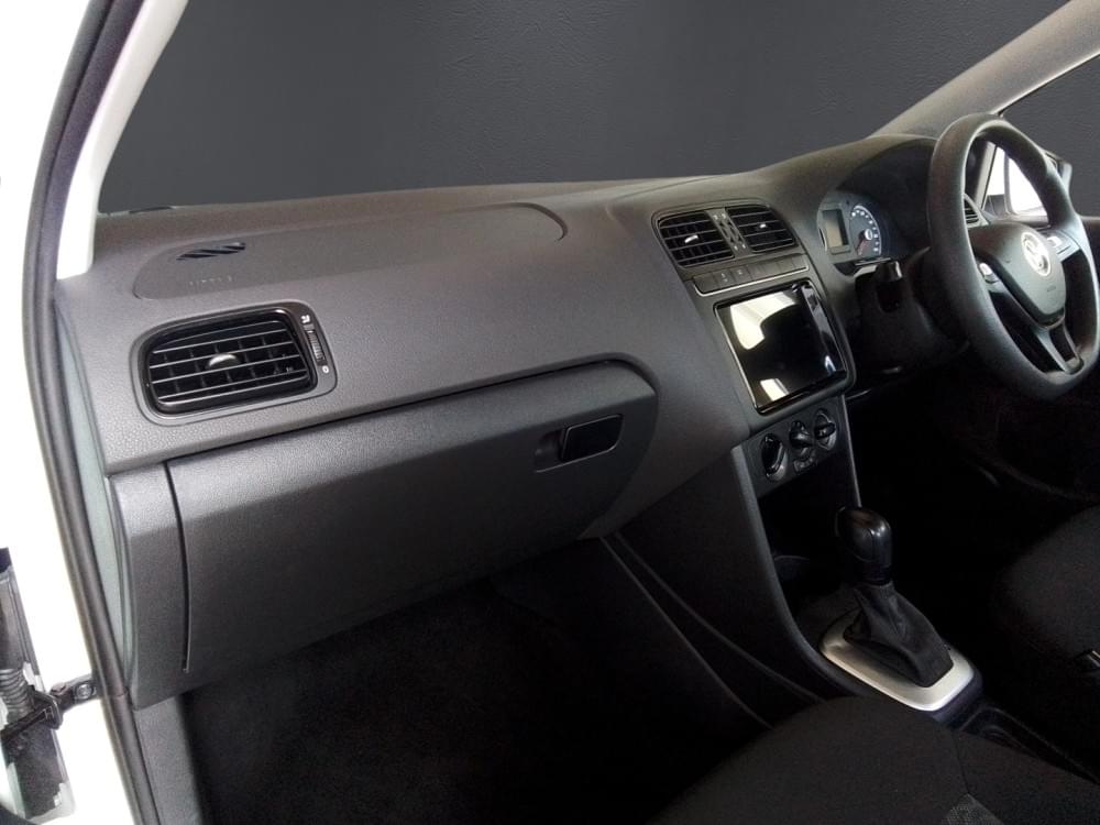 Volkswagen Polo Vivo Hatch 1.6 Life Tipt