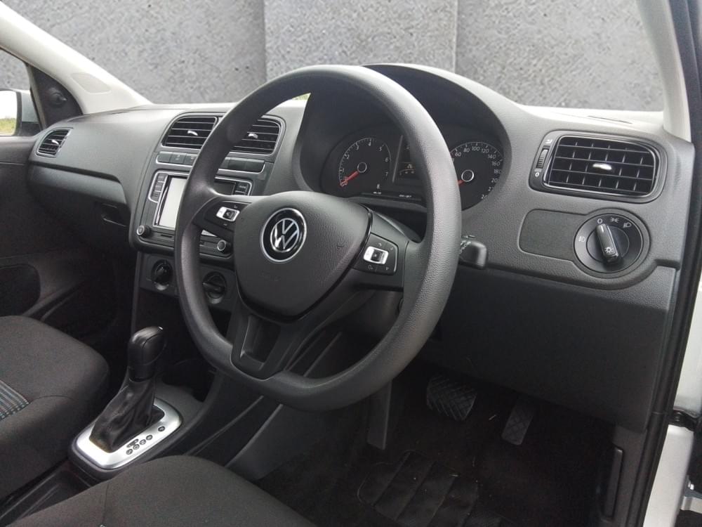 Volkswagen Polo Vivo Hatch 1.6 Comfortline Tiptronic