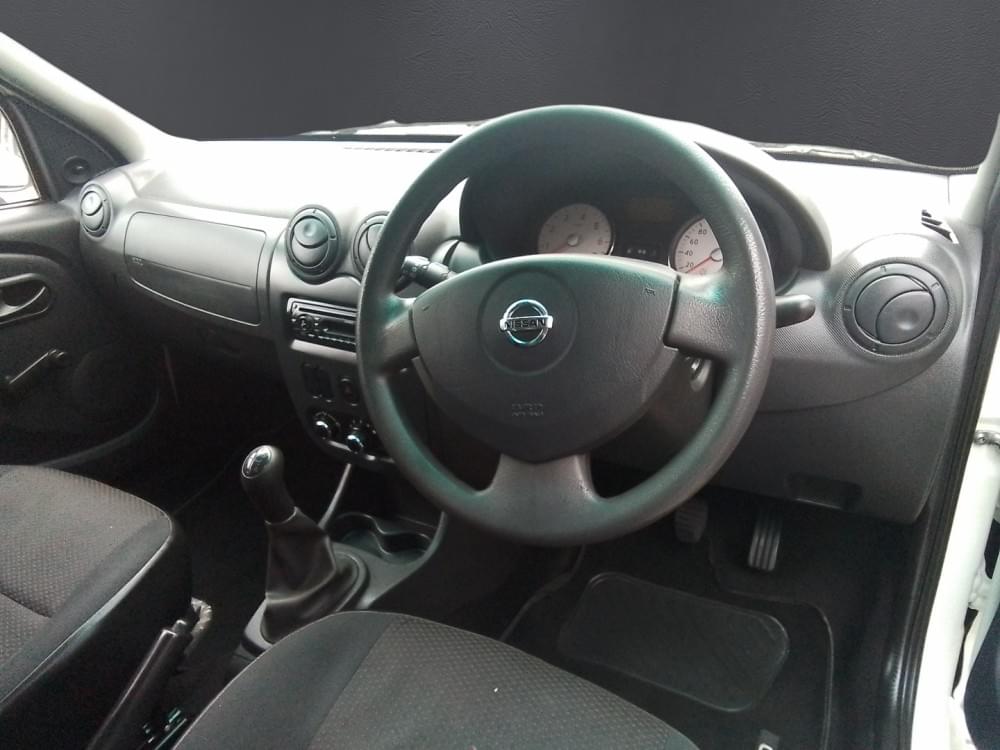 Nissan Np200 1.6 8V Ac Safety Pack