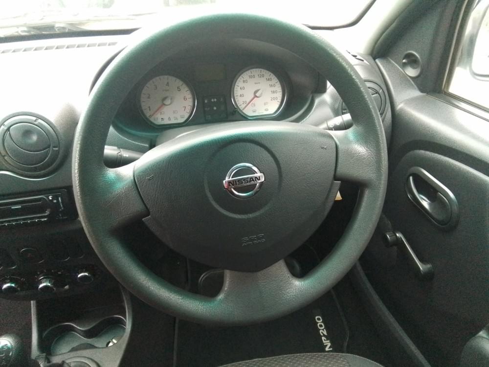 Nissan Np200 1.6 8V Ac Safety Pack