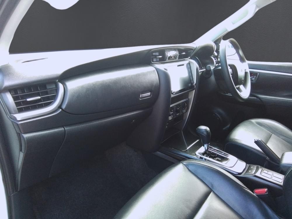 Toyota Fortuner 2.4 Gd-6 Rb 6At