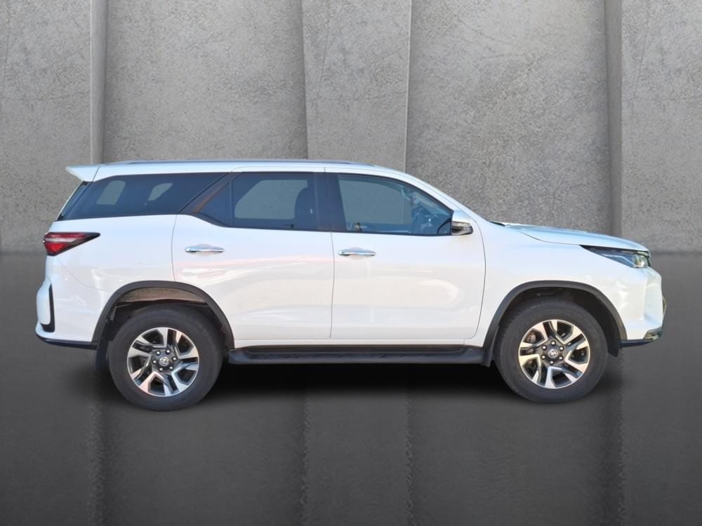 Toyota Fortuner 2.4 Gd-6 Rb At