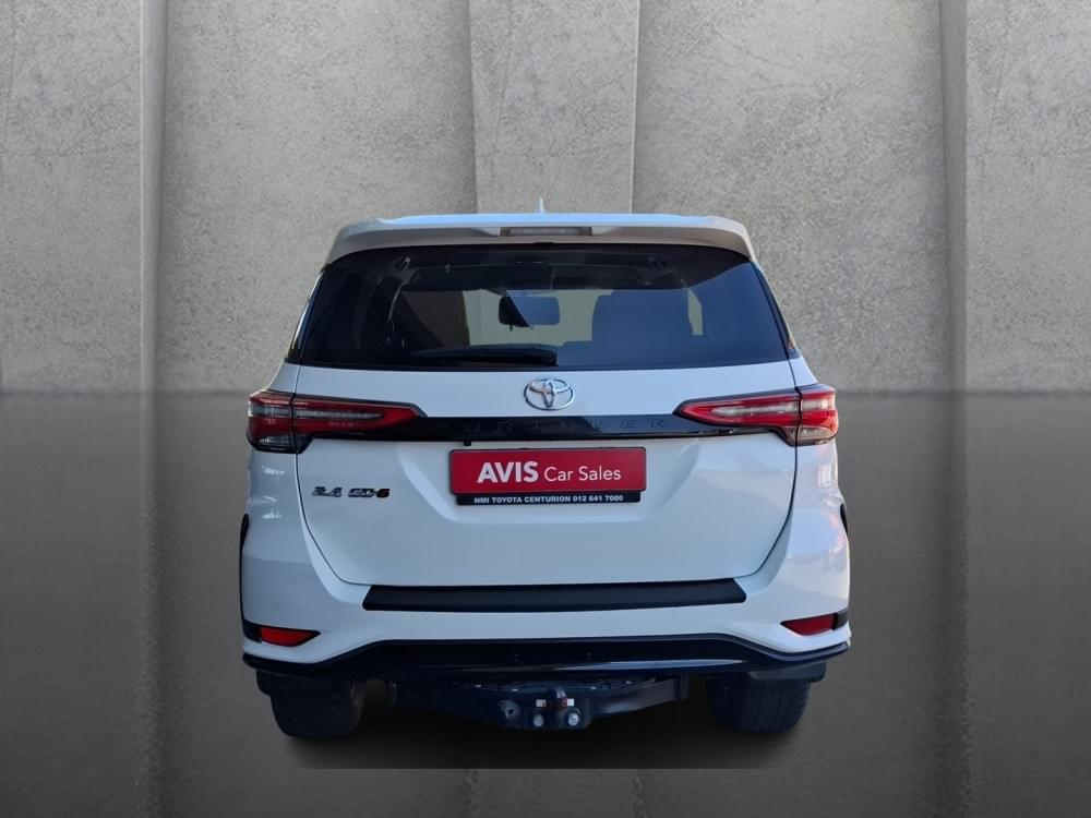 Toyota Fortuner 2.4 Gd-6 Rb At