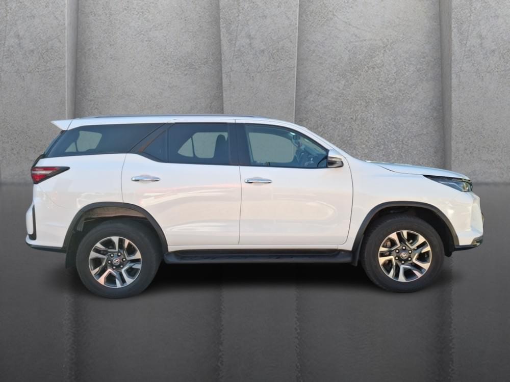 Toyota Fortuner 2.4 Gd-6 Rb At