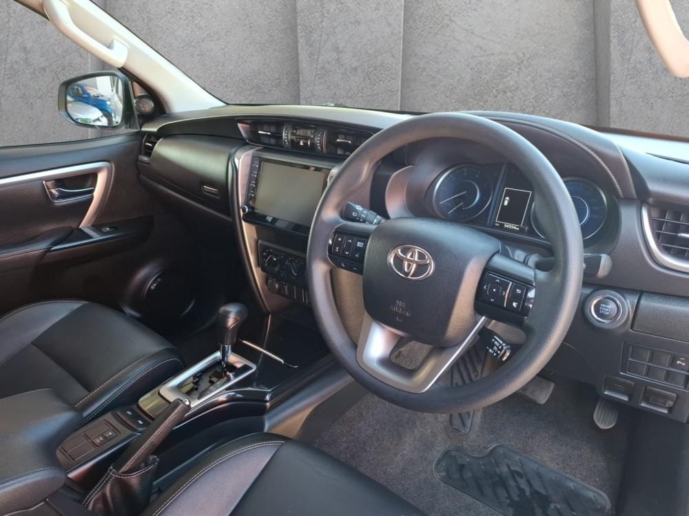 Toyota Fortuner 2.4 Gd-6 Rb At