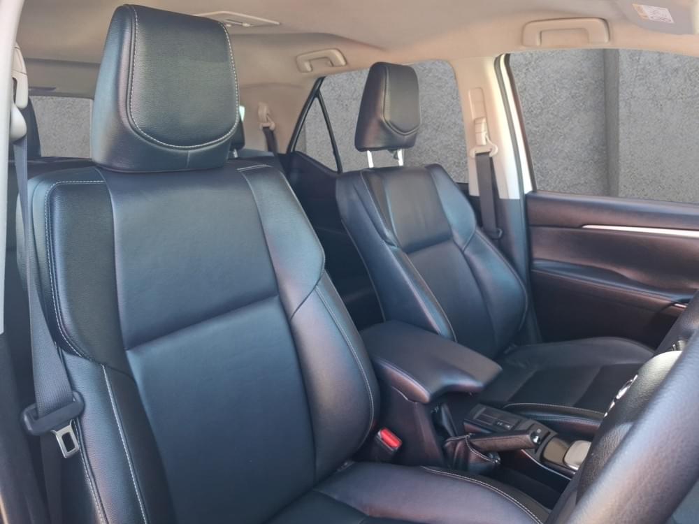 Toyota Fortuner 2.4 Gd-6 Rb At