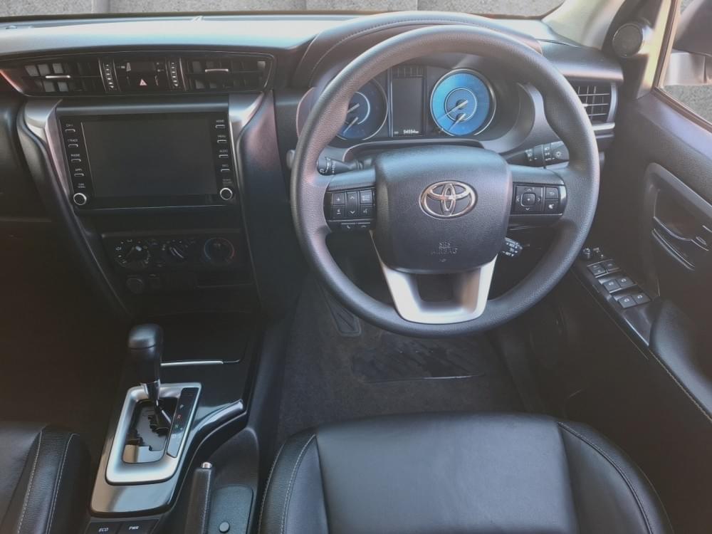 Toyota Fortuner 2.4 Gd-6 Rb At