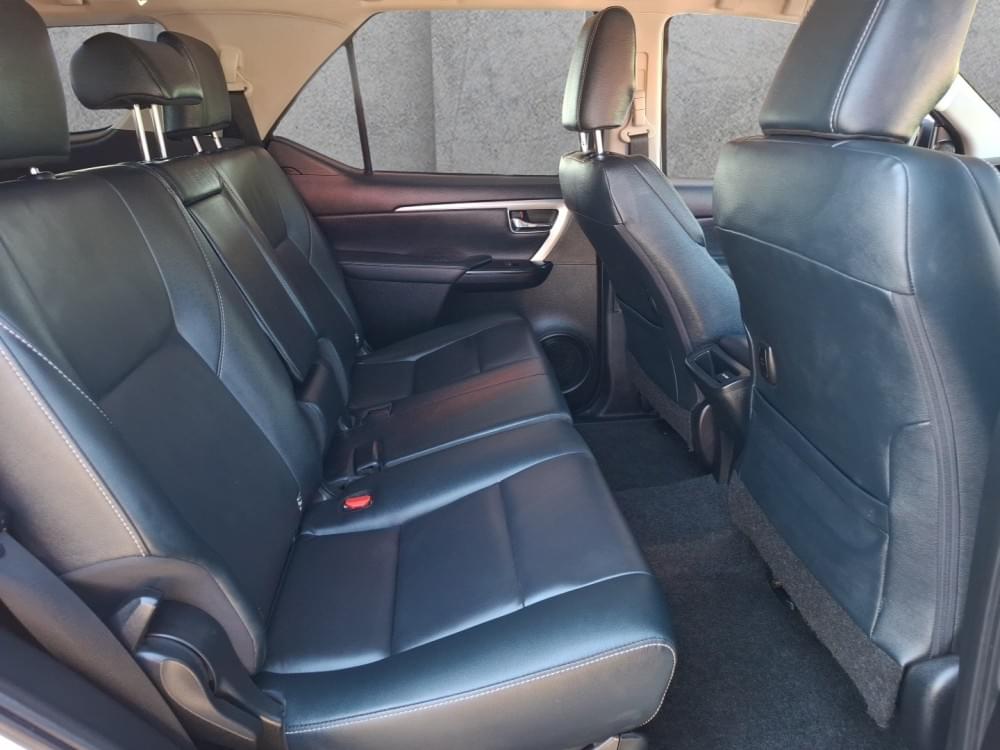 Toyota Fortuner 2.4 Gd-6 Rb At
