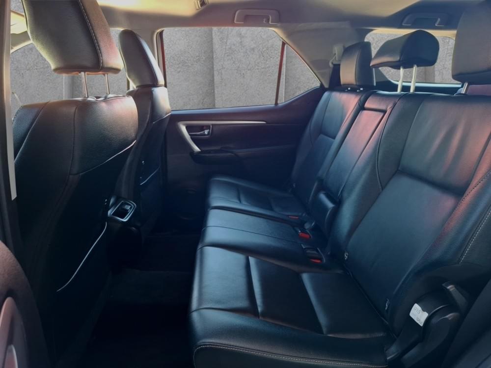 Toyota Fortuner 2.4 Gd-6 Rb At